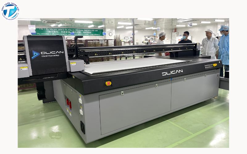 Máy in UV phẳng - In trực tiếp lên tấm kim loại